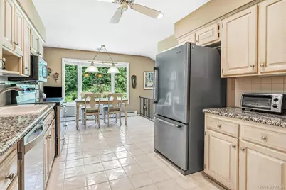 22 Locksley Lane, Bedford Hills, NY 10507 - Photo 9