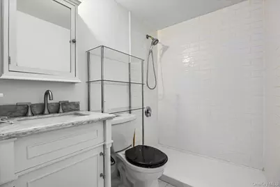 2058 Washington Avenue, Bronx, NY 10457 - Photo 15