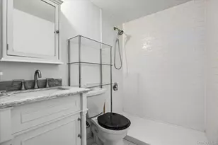 2058 Washington Ave, Bronx, NY 10457 - Photo 15