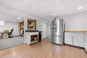719 Catskill Ave, Lindenhurst, NY 11757 - Photo 19
