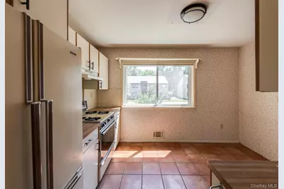 8 Knightsbridge #C, Poughkeepsie, NY 12603 - Photo 7
