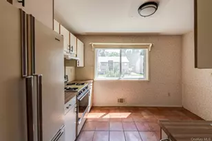 8 Knightsbridge, Poughkeepsie, NY 12603 - Photo 7