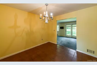 8 Knightsbridge #C, Poughkeepsie, NY 12603 - Photo 11