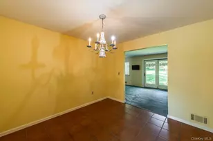 8 Knightsbridge, Poughkeepsie, NY 12603 - Photo 11