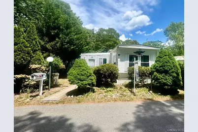620 #25 Montauk Highway, Westhampton Beach, NY 11978 - Photo 1