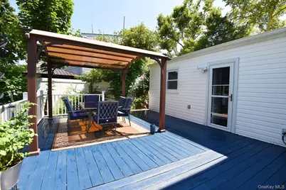 15 Hilltop Road, Levittown, NY 11756 - Photo 43