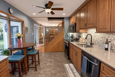 15 Hilltop Road, Levittown, NY 11756 - Photo 15