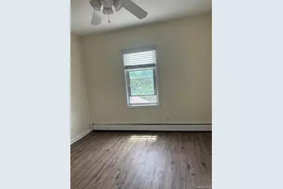283 Houston Avenue #2nd floor, Mineola, NY 11501 - Photo 9