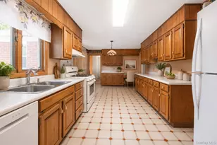 89 Edgehill Dr, Wappingers Falls, NY 12590 - Photo 17