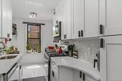 8374 Talbot Street #4D, Kew Gardens, NY 11415 - Photo 9