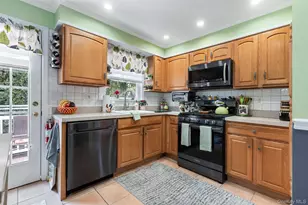 11 Brook Rd, Port Chester, NY 10573 - Photo 7
