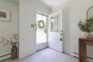 42 Summit Dr, Smithtown, NY 11787 - Photo 5