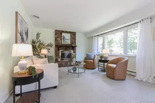 42 Summit Dr, Smithtown, NY 11787 - Photo 7