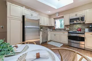 42 Summit Dr, Smithtown, NY 11787 - Photo 17