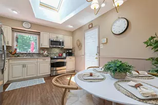 42 Summit Dr, Smithtown, NY 11787 - Photo 19