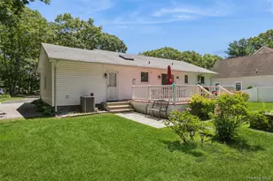 42 Summit Dr, Smithtown, NY 11787 - Photo 41