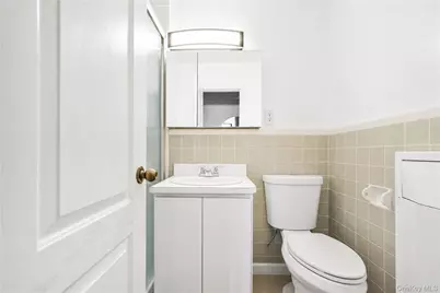 2909 137th Street #2K, Flushing, NY 11354 - Photo 9