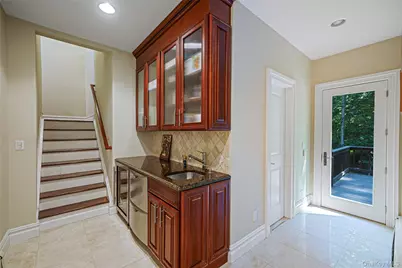 589 Landing Avenue, Smithtown, NY 11787 - Photo 17