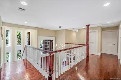 589 Landing Avenue, Smithtown, NY 11787 - Photo 19