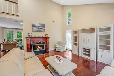 589 Landing Avenue, Smithtown, NY 11787 - Photo 7
