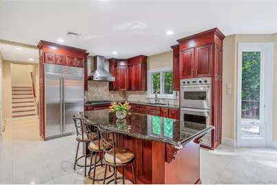589 Landing Avenue, Smithtown, NY 11787 - Photo 11