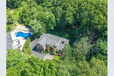 589 Landing Avenue, Smithtown, NY 11787 - Photo 39