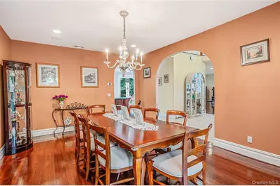 589 Landing Avenue, Smithtown, NY 11787 - Photo 15