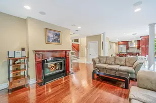 589 Landing Ave, Smithtown, NY 11787 - Photo 9