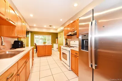 22 Chatham Road, Commack, NY 11725 - Photo 13