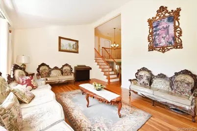 22 Chatham Road, Commack, NY 11725 - Photo 9