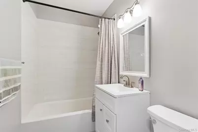 61 Maine Avenue #D12, Rockville Centre, NY 11570 - Photo 11