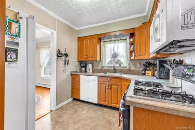 245 N 7th Street, Lindenhurst, NY 11757 - Photo 11