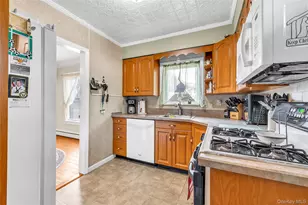 245 N 7th St, Lindenhurst, NY 11757 - Photo 11
