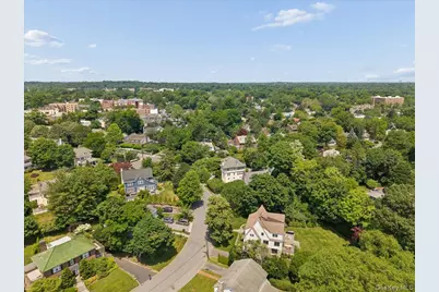 15 Lyons Place, Larchmont, NY 10538 - Photo 37
