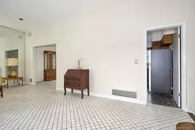 72 Hickory Hill Drive, Dobbs Ferry, NY 10522 - Photo 17