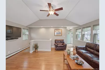 215 S 16th Street, Lindenhurst, NY 11757 - Photo 7