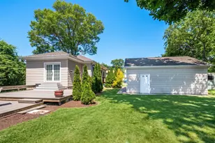 215 S 16th St, Lindenhurst, NY 11757 - Photo 15
