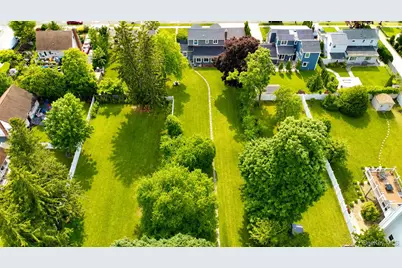 54 Twinlawns Avenue, Hicksville, NY 11801 - Photo 3