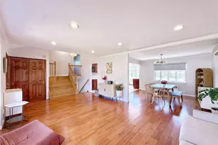 311 Southwood Cir, Syosset, NY 11791 - Photo 3