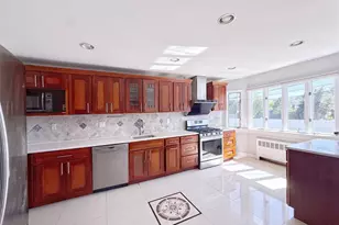 311 Southwood Cir, Syosset, NY 11791 - Photo 5