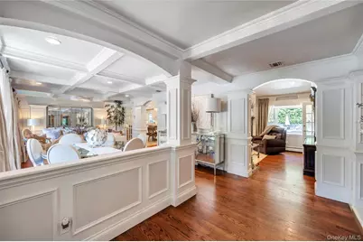 109 Shirley Court, Smithtown, NY 11787 - Photo 11