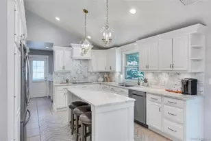109 Shirley Ct, Smithtown, NY 11787 - Photo 21