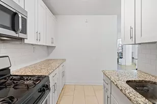 139-15 83rd Ave, Briarwood, NY 11435 - Photo 5