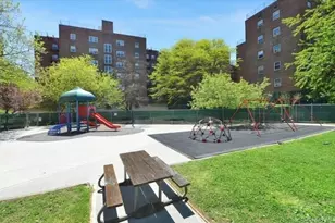 139-15 83rd Ave, Briarwood, NY 11435 - Photo 25