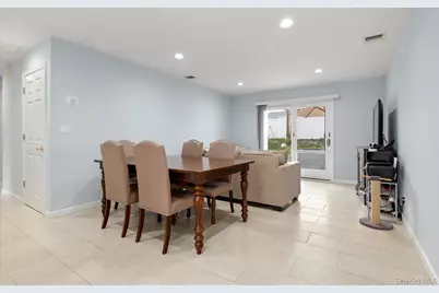 40 Southridge Drive, Glen Cove, NY 11542 - Photo 3