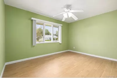 40 Southridge Drive, Glen Cove, NY 11542 - Photo 9