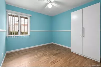 40 Southridge Drive, Glen Cove, NY 11542 - Photo 11