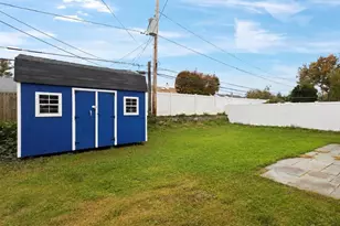 40 Southridge Dr, Glen Cove, NY 11542 - Photo 17