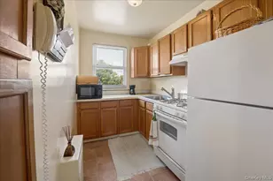 7 Wainwright Ave, Yonkers, NY 10710 - Photo 9