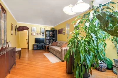 67-10 Selfridge Street, Forest Hills, NY 11375 - Photo 5